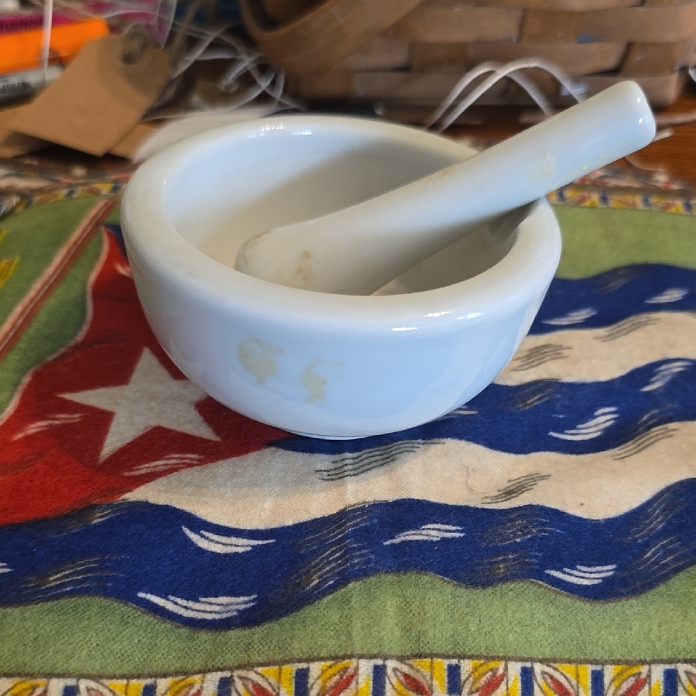 White Mortar and Pestle Set
